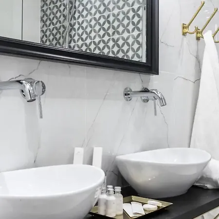 Ap Luminous Silver-2Br Dla 6-Kazimierz Apartmán